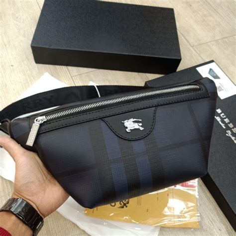 กระเป ๋ าคาดเอว Burberry Black Belt Bag กระเป ๋ 